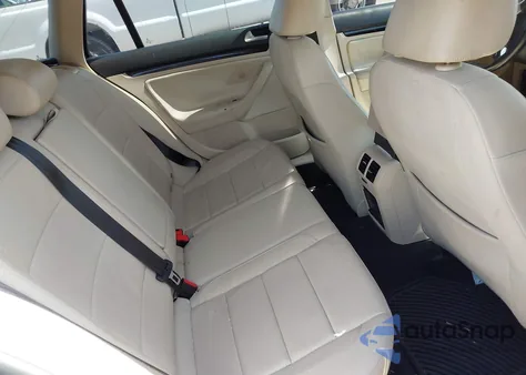 2013 Volkswagen Jetta Sportwagen 2.0L Tdi from USA, damaged, VIN 3VWPL7AJ1DM663907